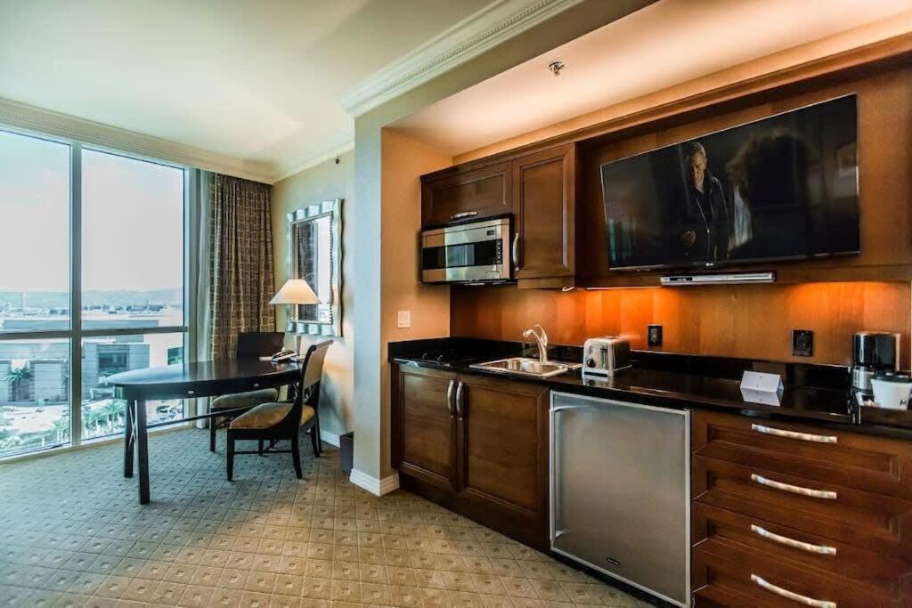 37Th Floor Penthouse - No Resort Fees - Strip View - Mgm 37807 Las Vegas Exterior photo